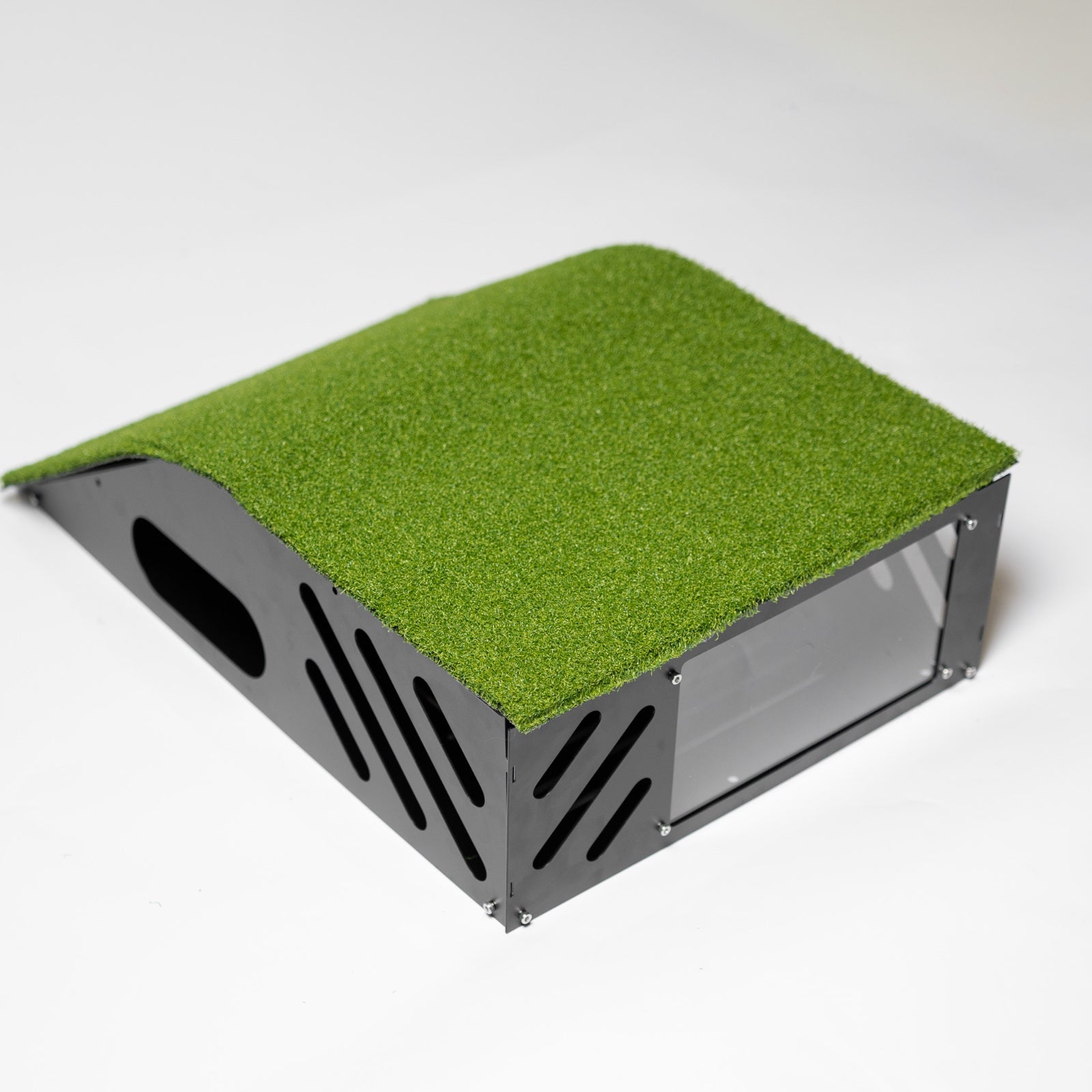GolfBays Golvmonterat Projektorfodral, Perfekt för Inomhusgolfsimulator