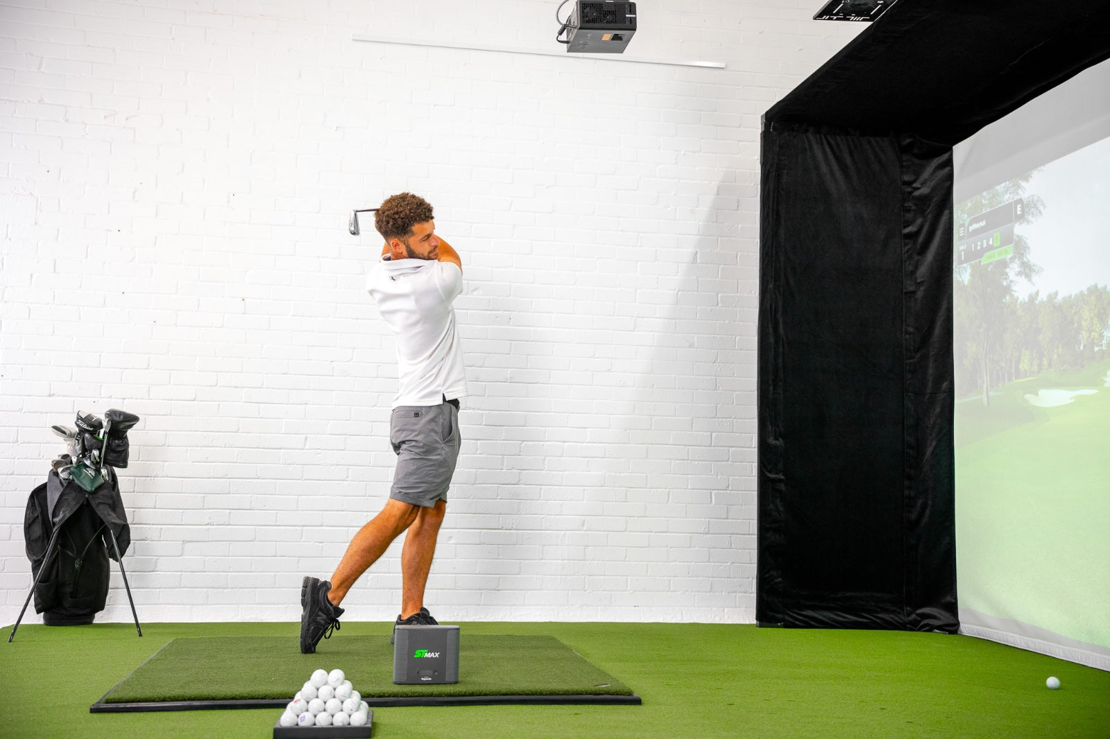 GolfBays Lux golfsimulator-slagbur